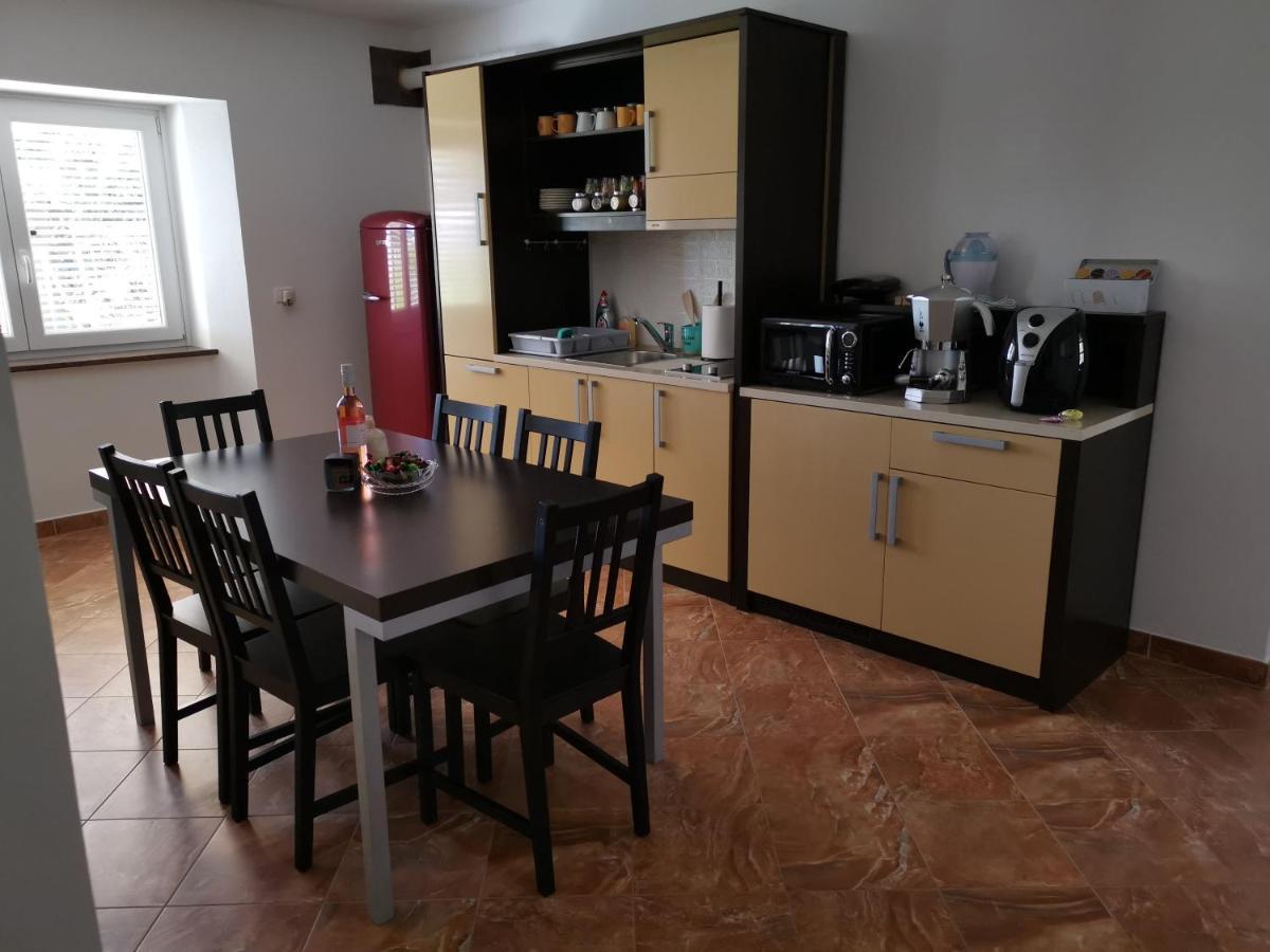 Apartma Vatovec 安卡兰 外观 照片